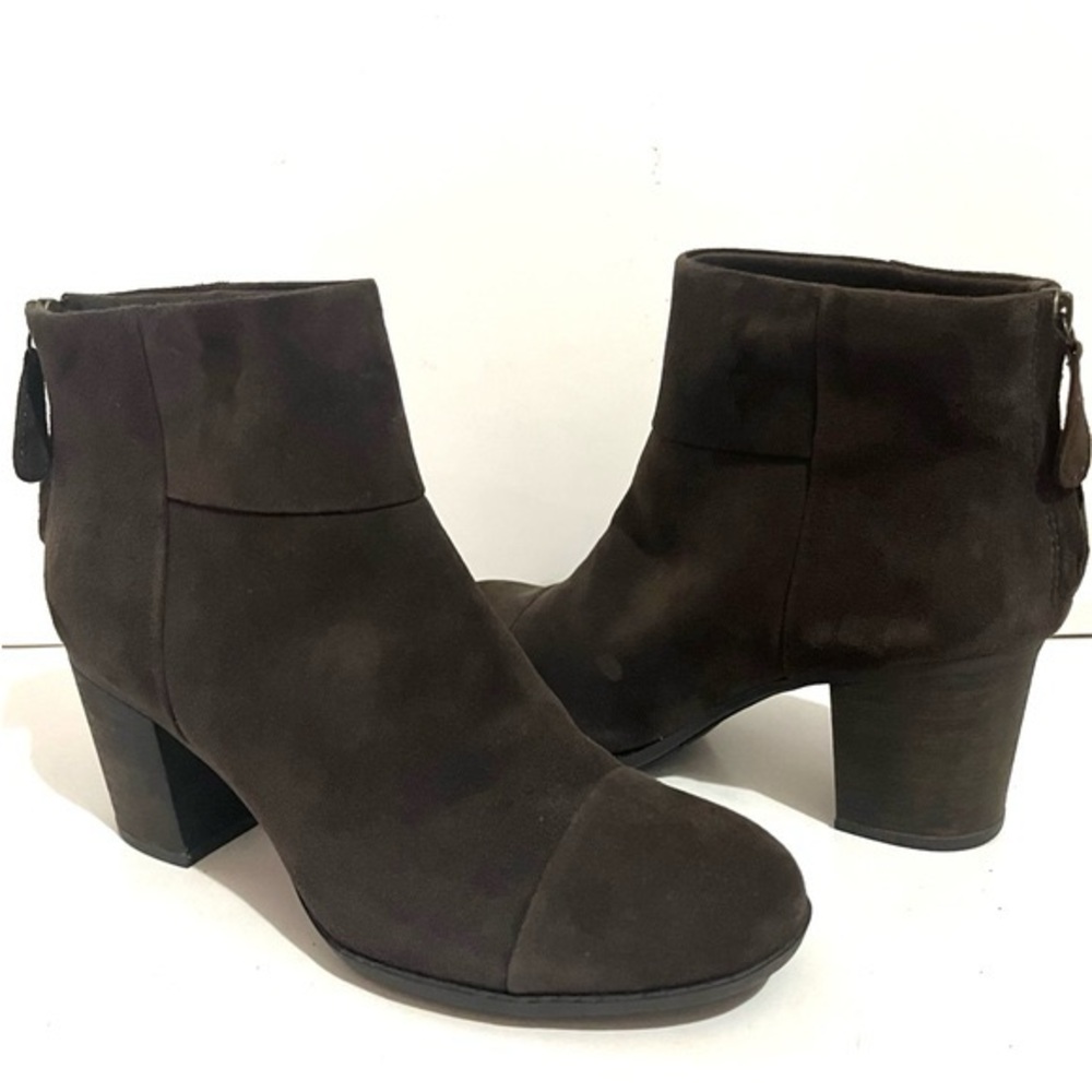 Clark’s Enfield ‘Tess’ Style Heeled Ankle Bootie Brown Suede Size 7.5